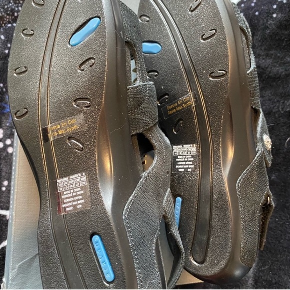 Beautiful Aravon Summer sandals - Picture 4 of 6